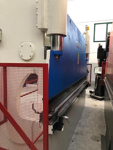 Usato PIEGATRICE COMAC IDRAULICA 3000X80 TON
