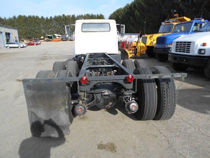 Used 2000 International 4900