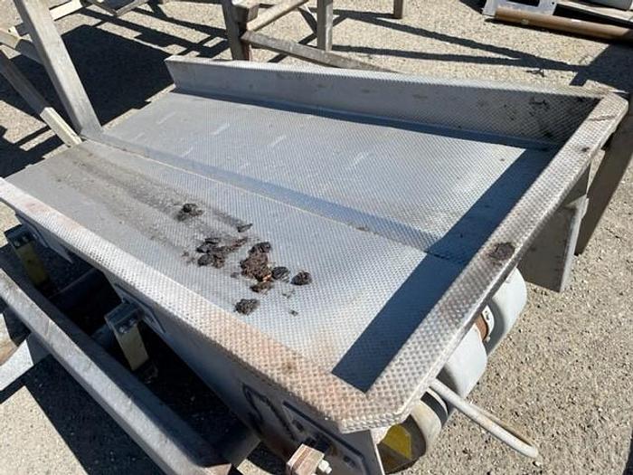 Used Valley Welding Machine Works Shaker Feeder 30" Wide x 66" Long