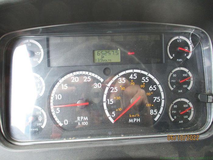 Used 2004 Freightliner M2-106