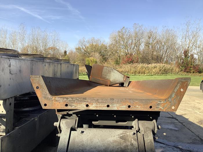 Used CARRIER SHAKER CONVEYOR