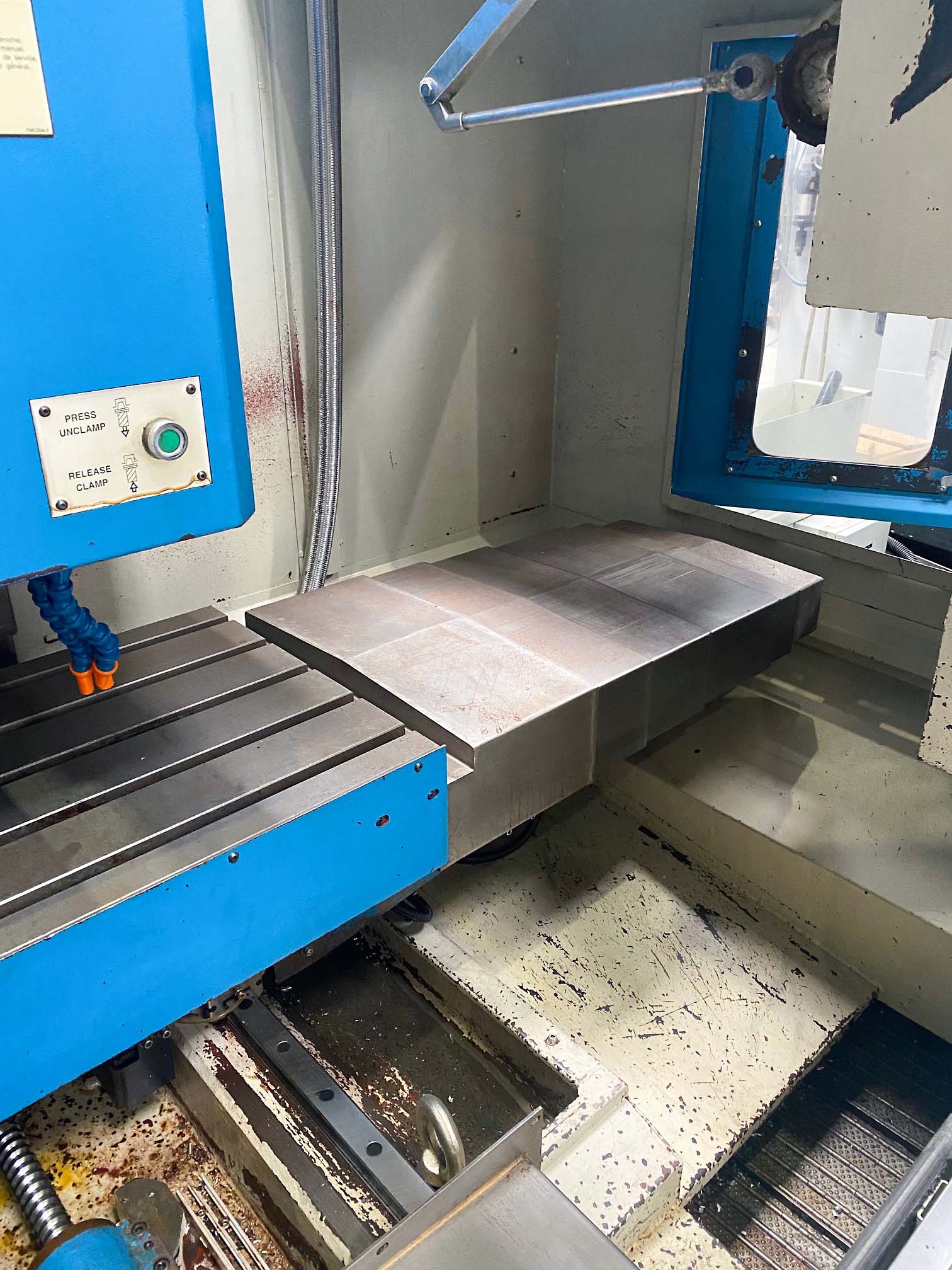 Used Fulland FLG-850A - Vertical Machining Center - 2006