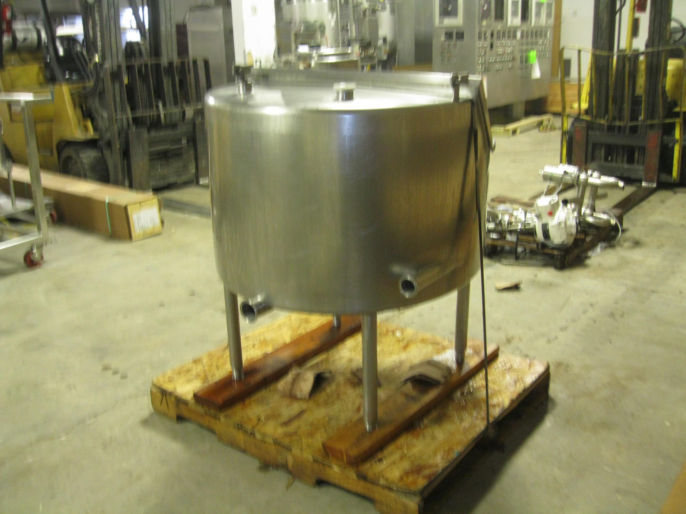 Usado 70 GALLON PMO BALANCE TANK