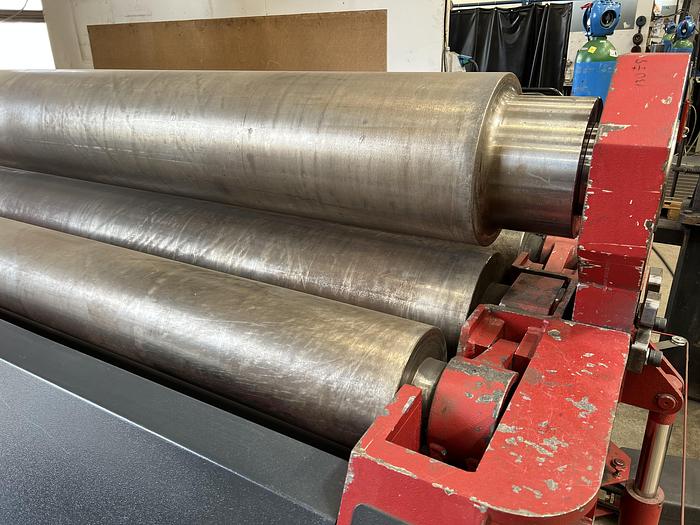 Used BRUGT HYDRAULISK PLADEVALSE FABRIKAT TAURING, MODEL OMEGA 420/310