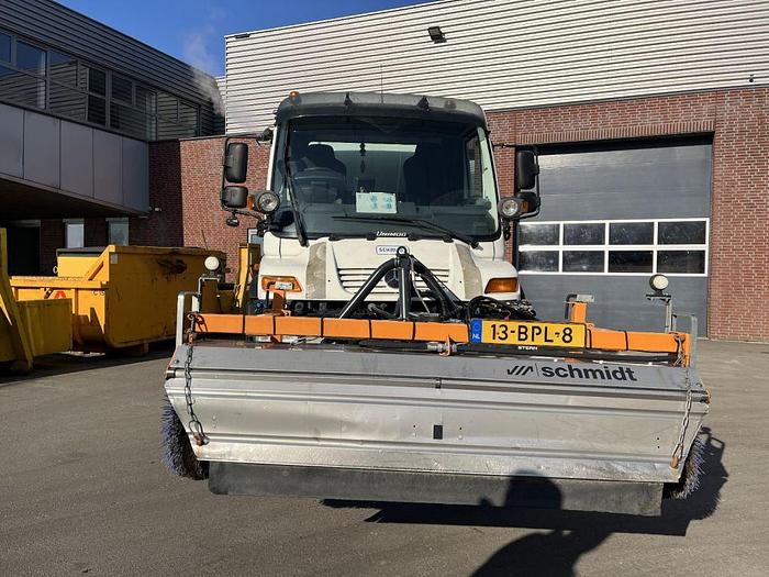 Used 2006 Mercedes-Benz Unimog 4 x 2 / Schmidt SK350 sweeper