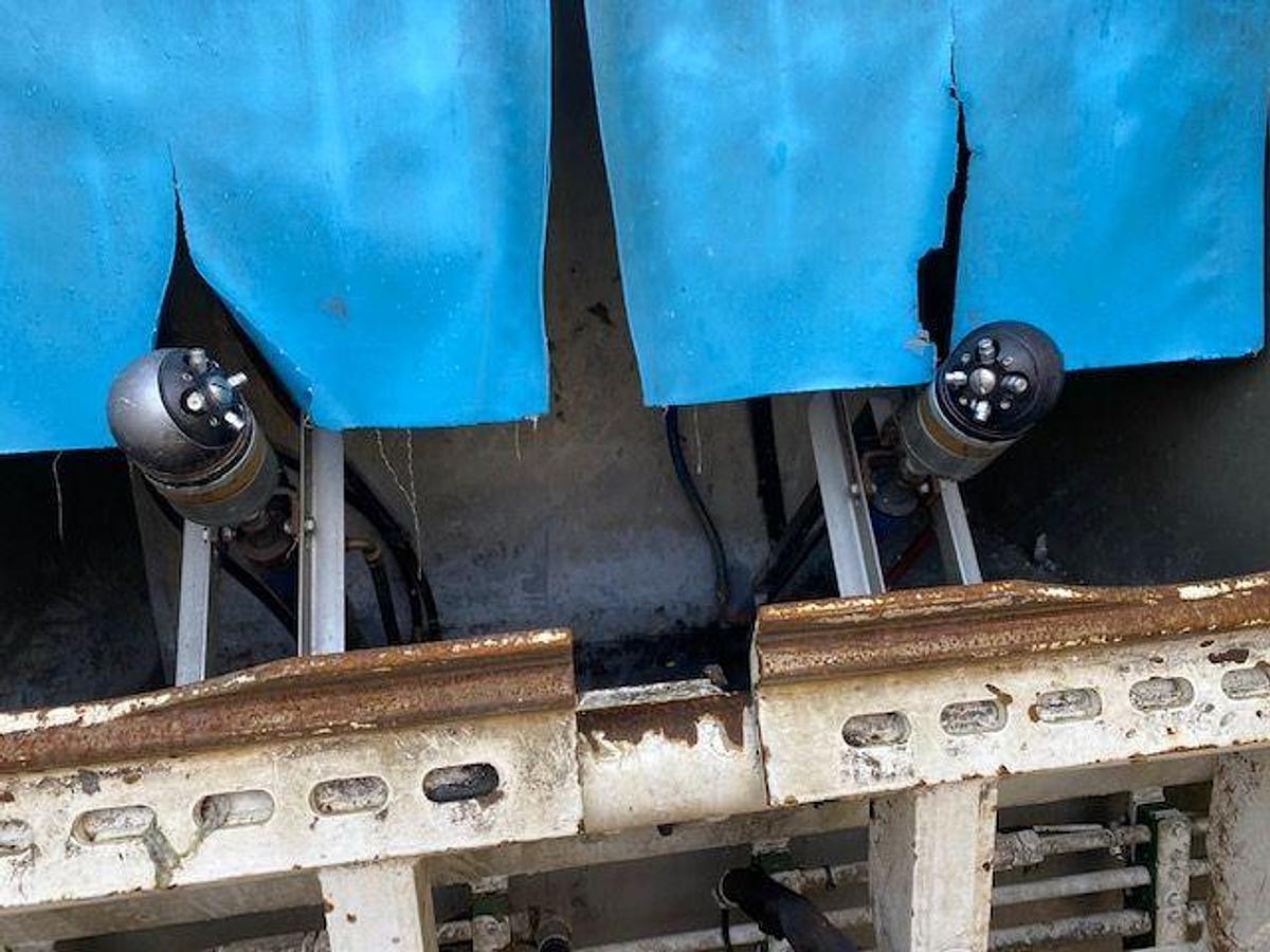 Used 2003 DAF AE45CF met containerreiniger