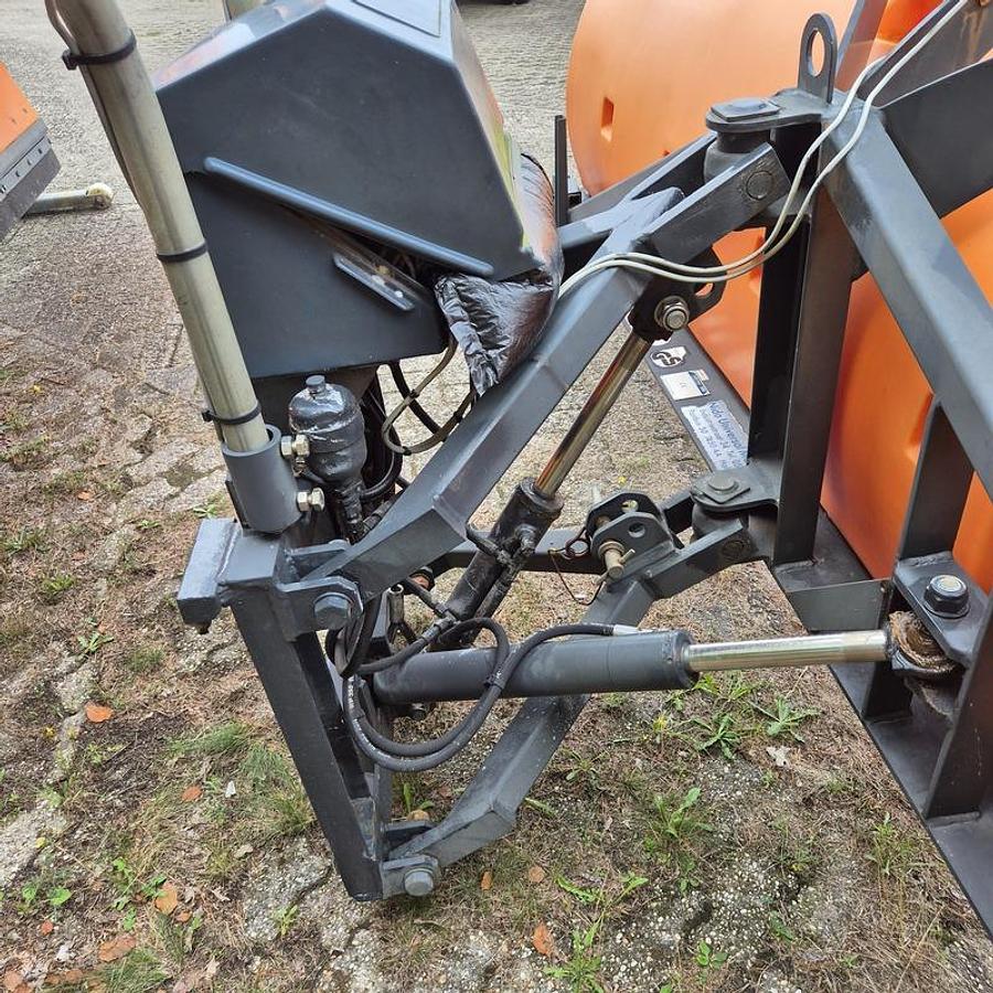 Used 2005 Nido SNK330 EPZ