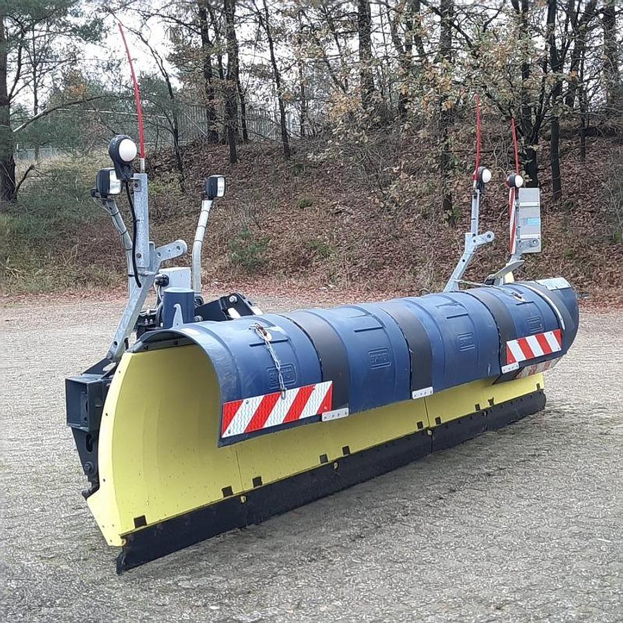 Used 2005 Nido ML51A