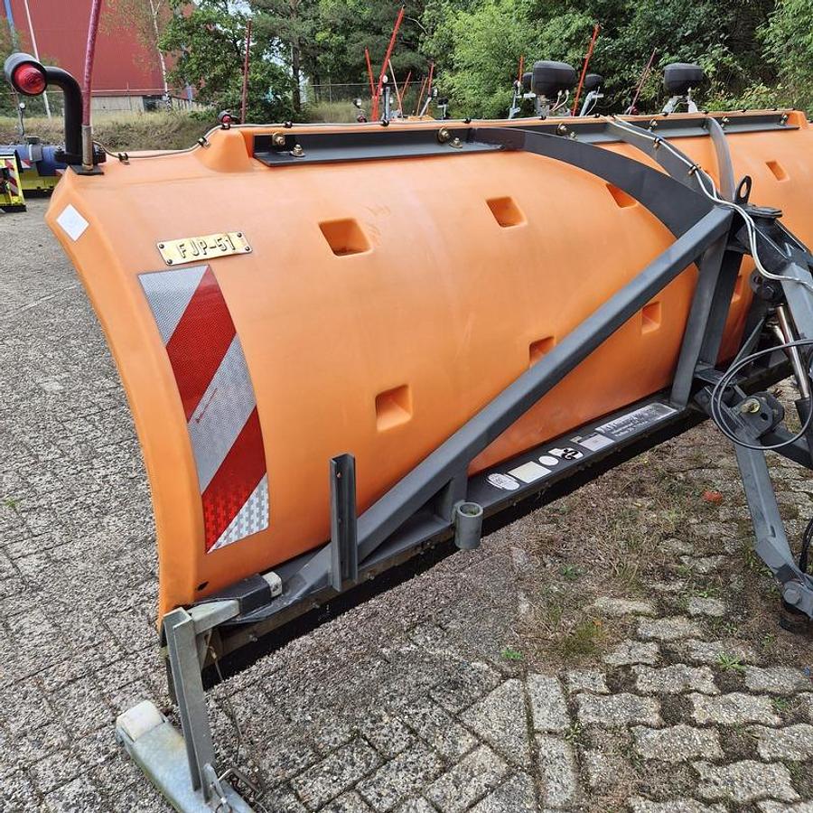 Used 2005 Nido SNK330 EPZ