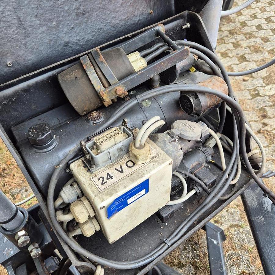 Used 2005 Nido SNK330 EPZ