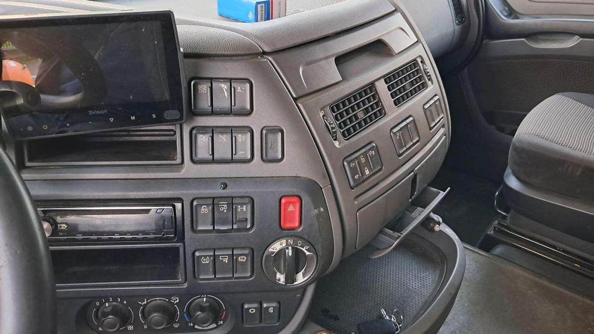 Used 2021 DAF XF 510 FAN met haakarm