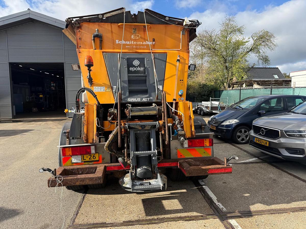 Used 2007 Scania P230 DB 6x2 / Epoke SH3800 spreader