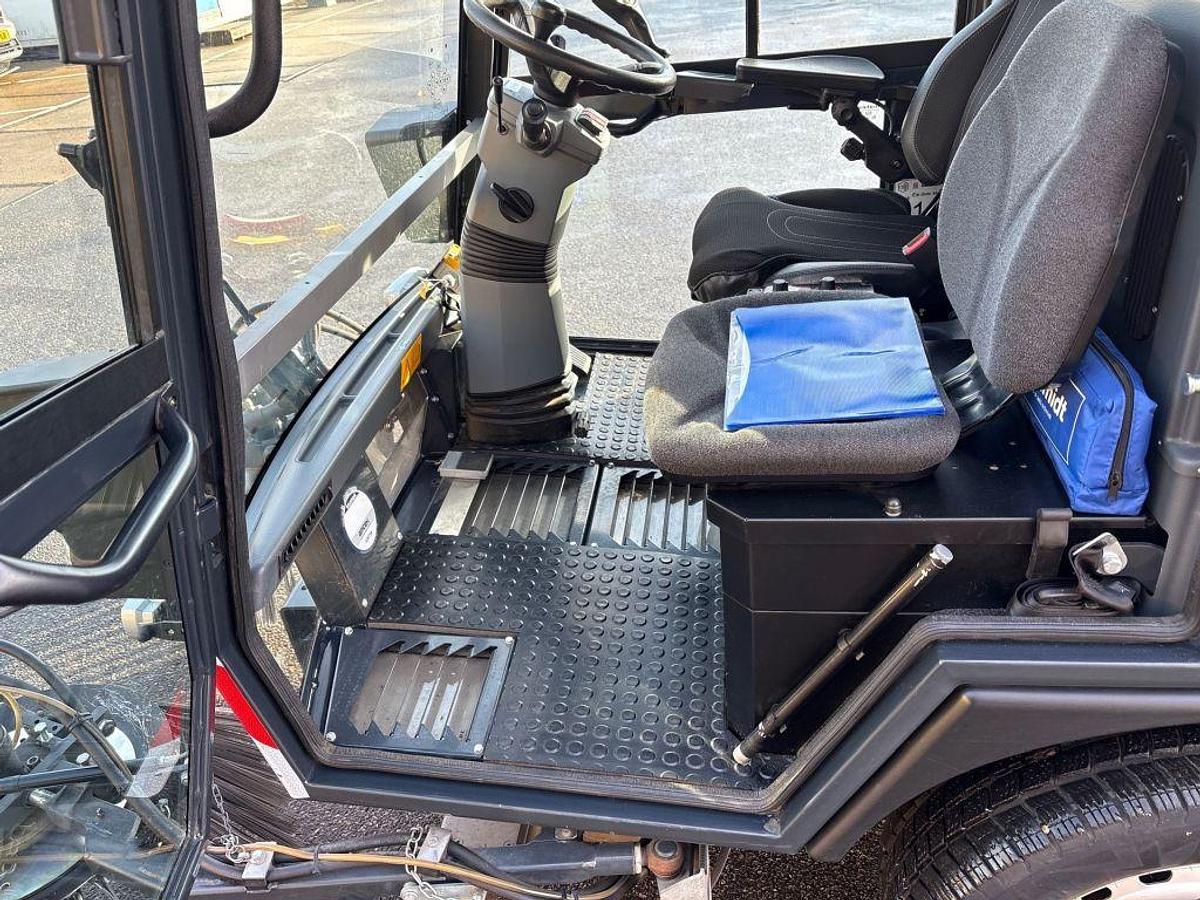 Used 2021 Schmidt eSwingo 200