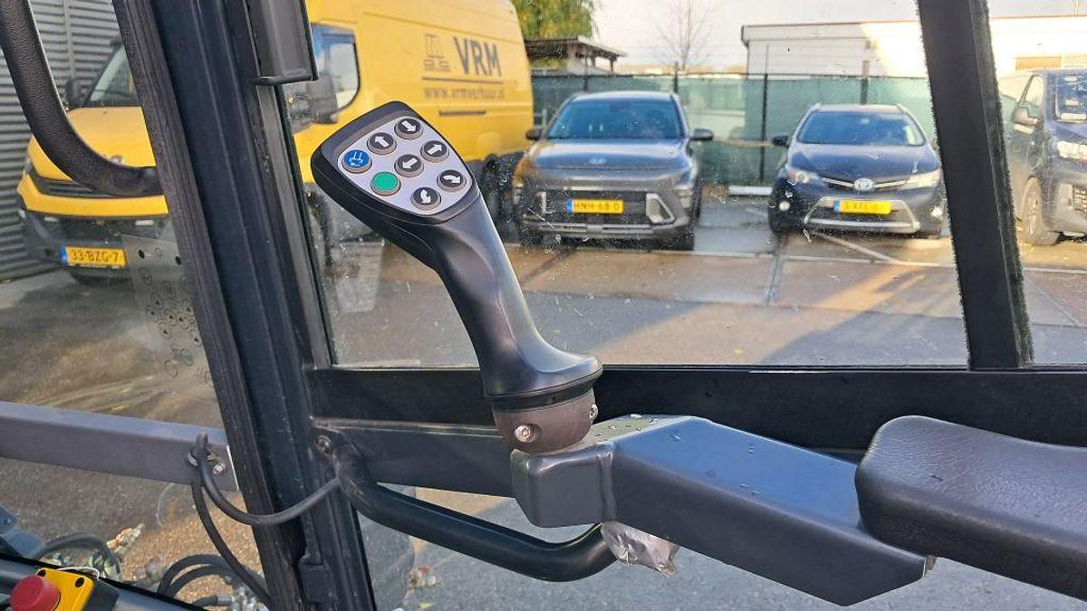 Used 2021 Schmidt eSwingo 200