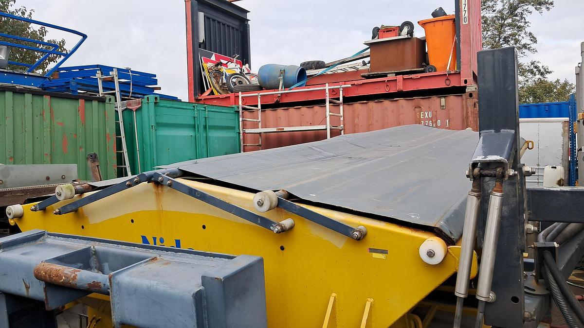 Used 2003 Nido Stratos B40-36 VAX