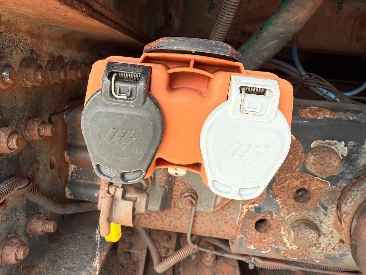 Used 2014 Volvo FE320 / Johnston Beam S9000