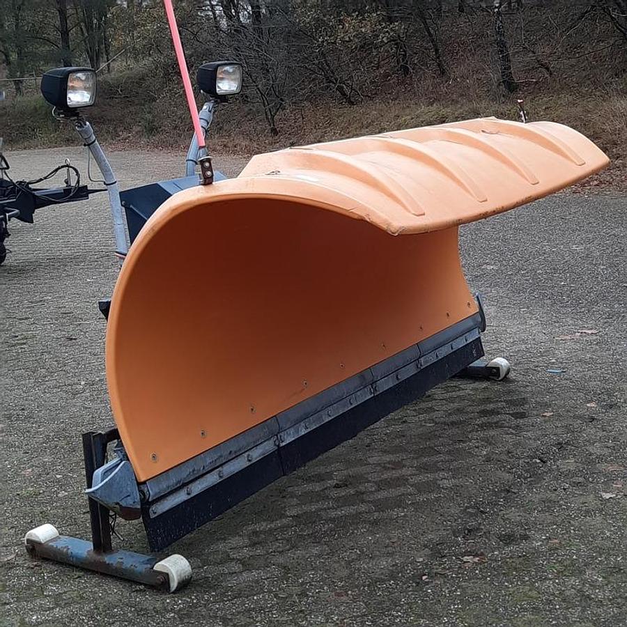 Used 2004 Nido SNK240 EPZ