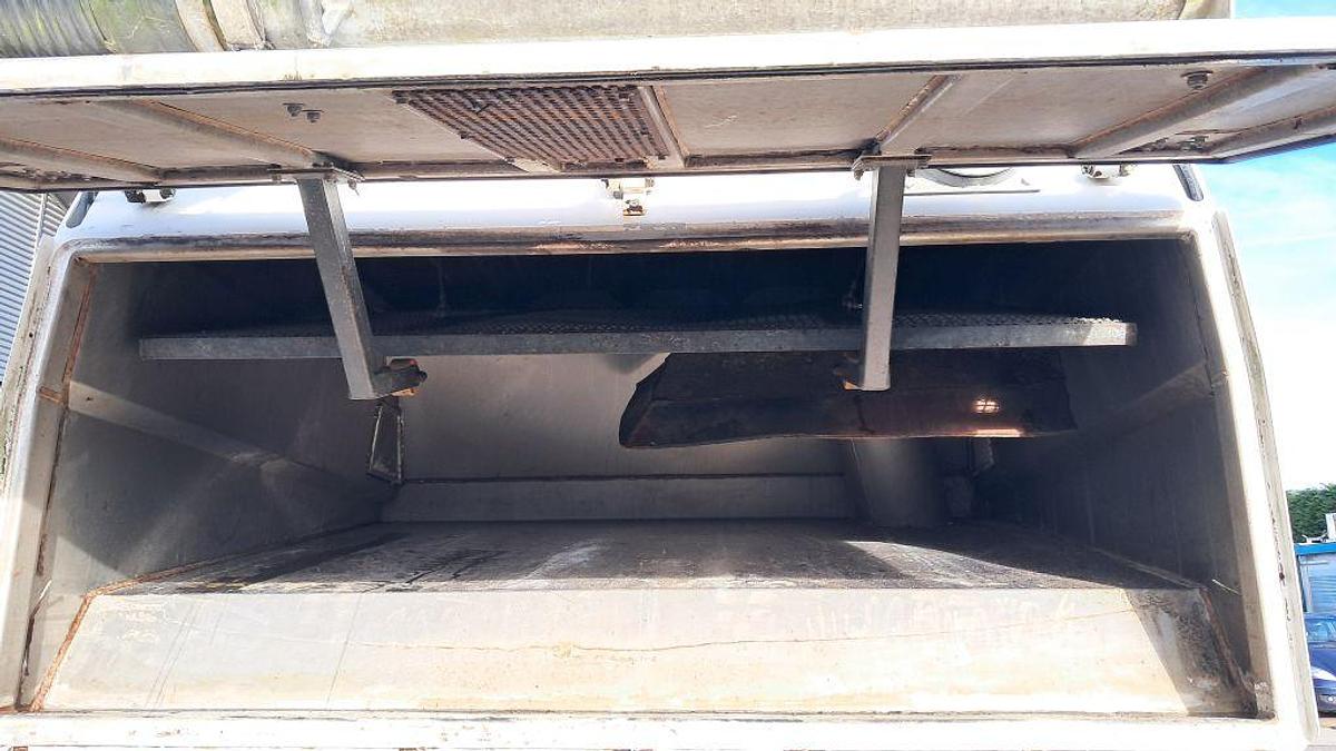 Used 2006 Mercedes-Benz Unimog U400 U400 4 x 2 / Schmidt SK350 sweeper