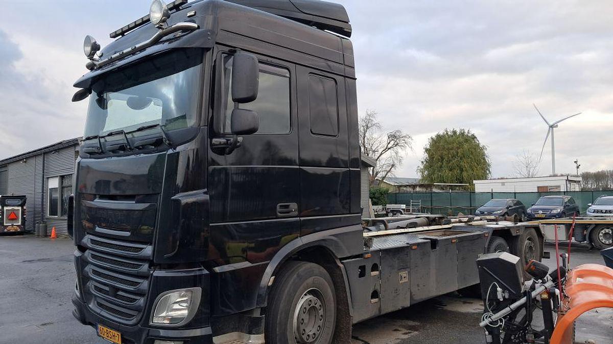 Used 2021 DAF XF 510 FAN met haakarm