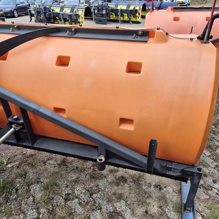 Used 2005 Nido SNK330 EPZ