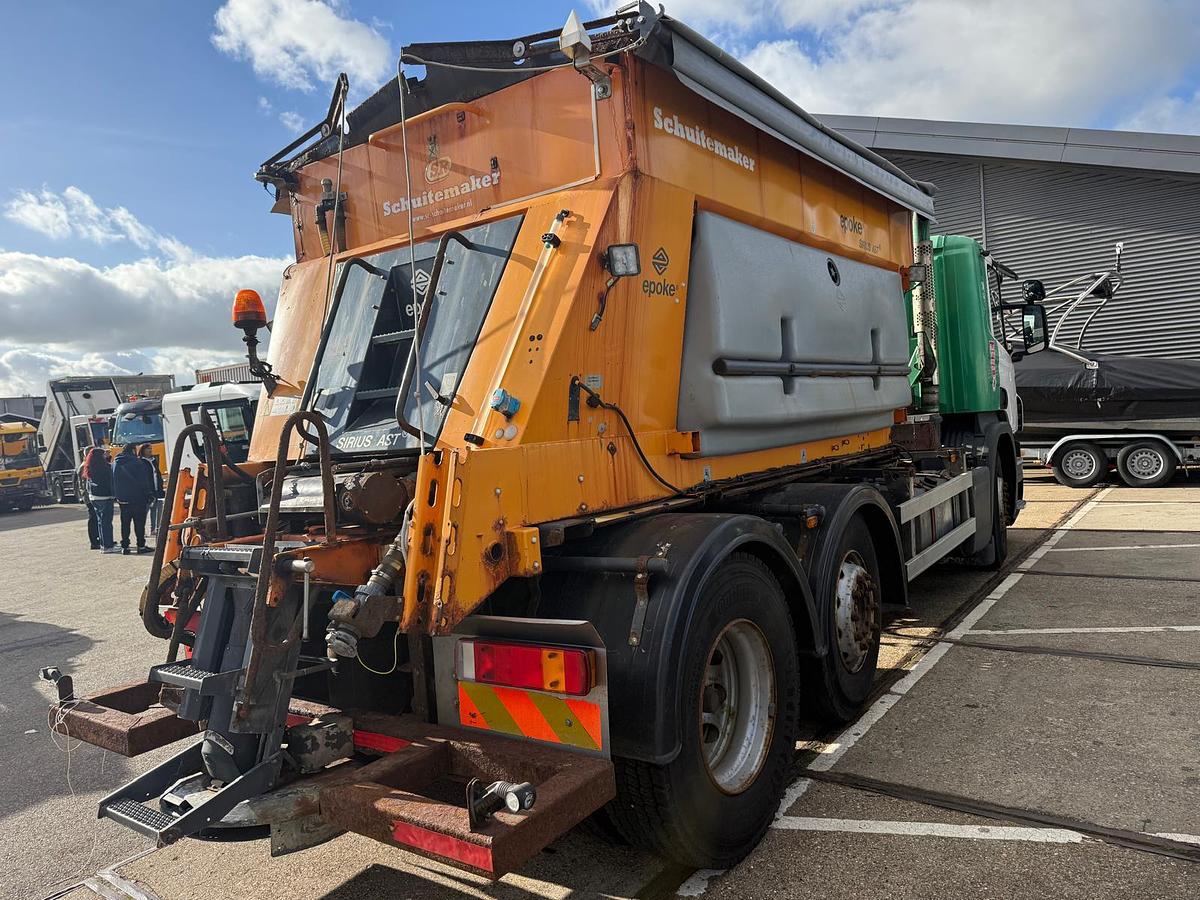 Used 2007 Scania P230 DB 6x2 / Epoke SH3800 spreader
