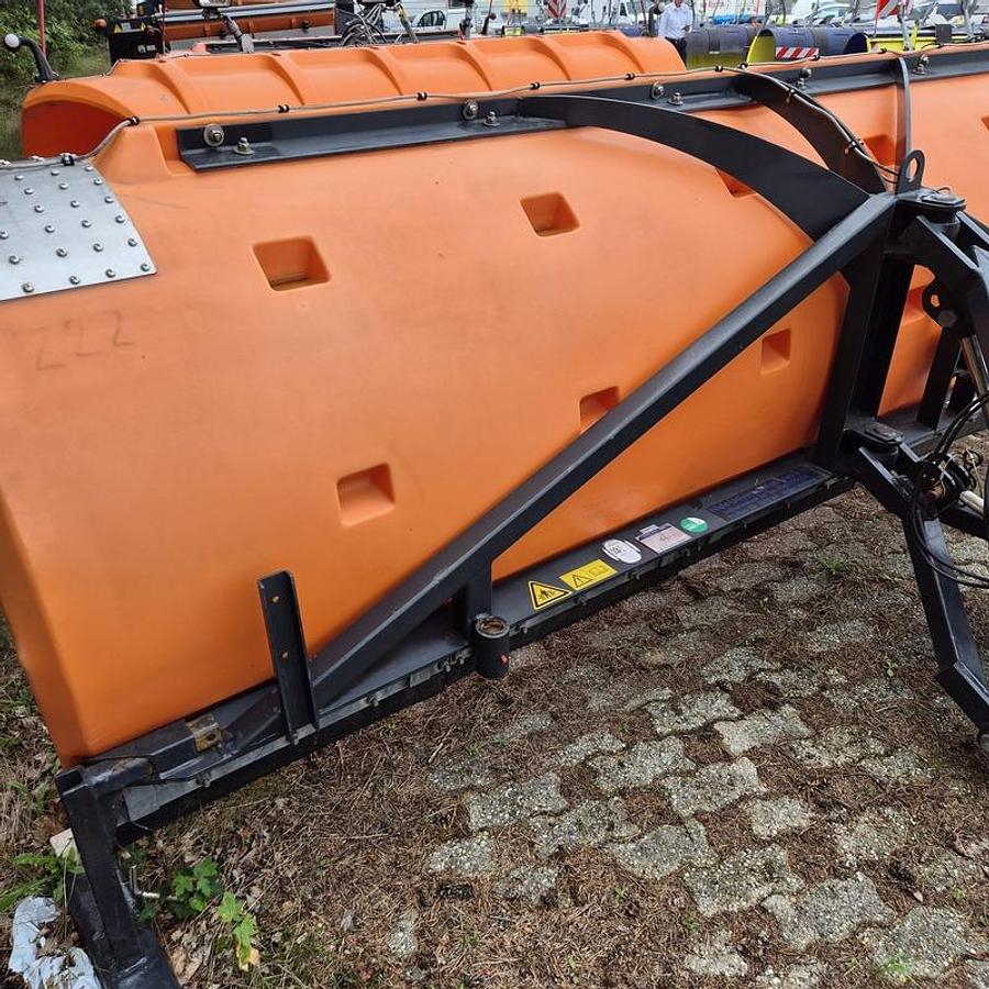 Used 2005 Nido SNK330 EPZ