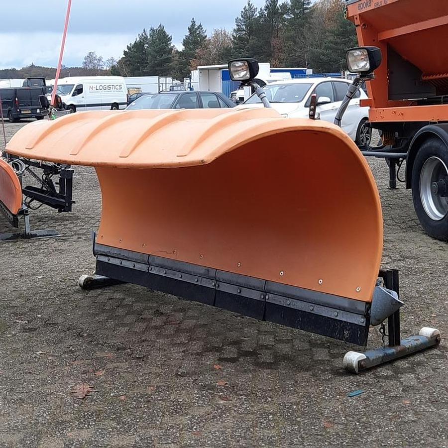 Used 2004 Nido SNK240 EPZ