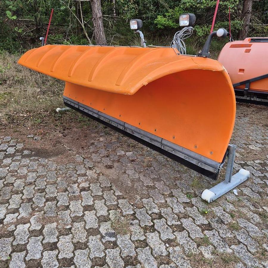 Used 2005 Nido SNK330 EPZ