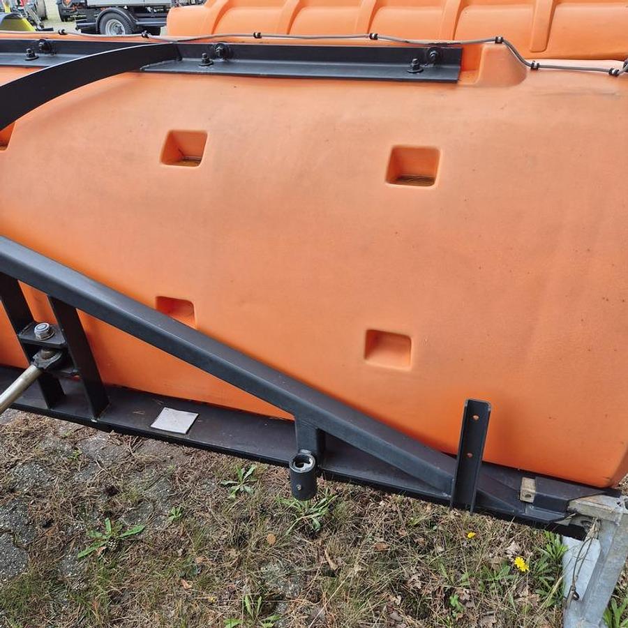 Used 2005 Nido SNK330 EPZ