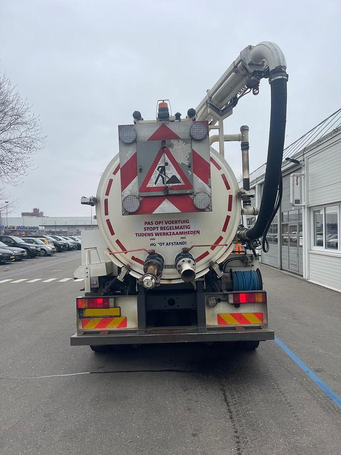 Used 2011 DAF FA CF75.310 / BekkerLaGram kolkenzuiger