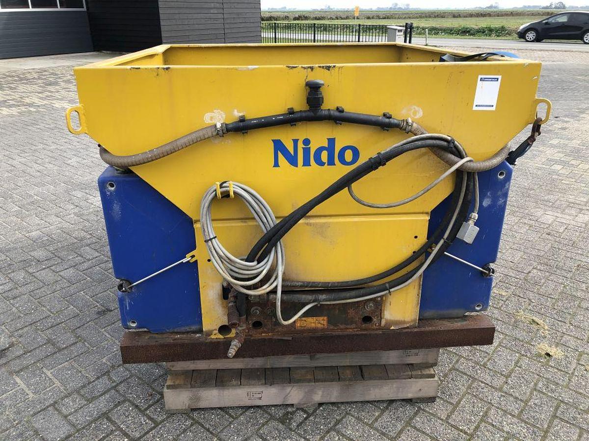 Used 2002 Nido Stratos B11-24 VAXN