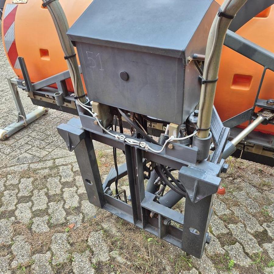 Used 2005 Nido SNK330 EPZ