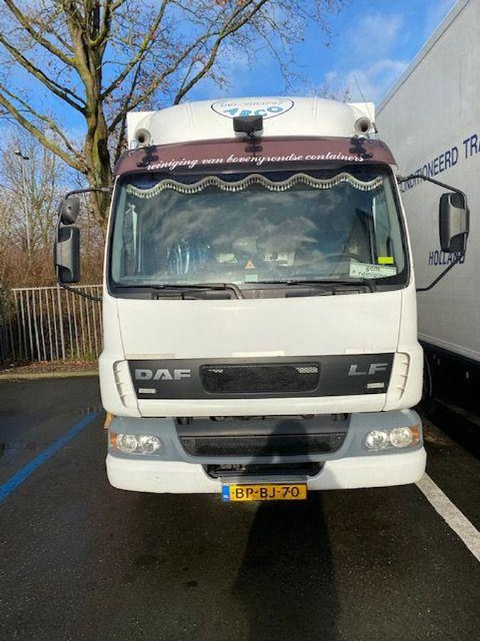 Used 2003 DAF AE45CF met containerreiniger