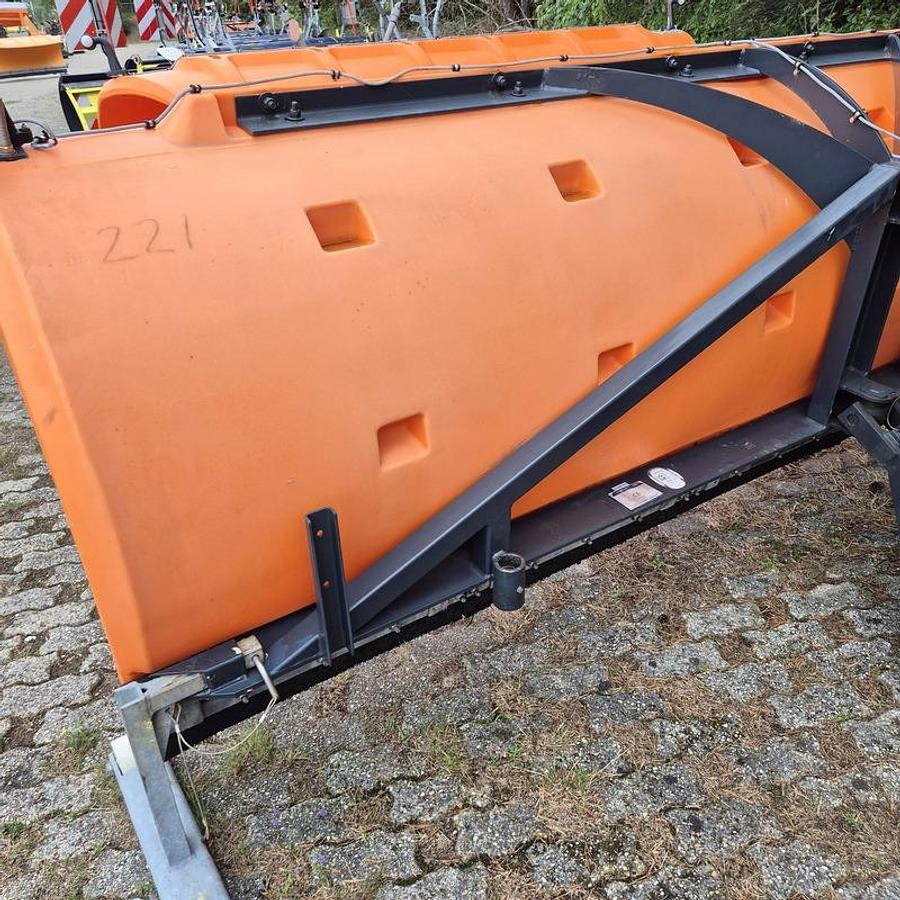 Used 2005 Nido SNK330 EPZ