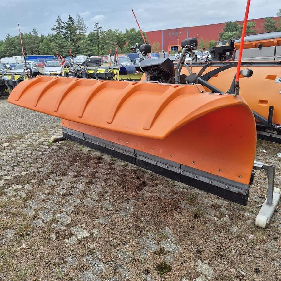 Used 2005 Nido SNK300