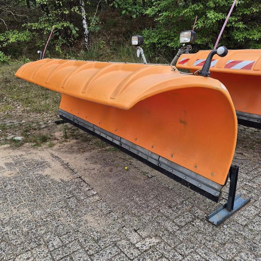 Used 2005 Nido SNK330 EPZ