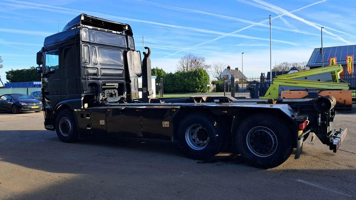 Used 2021 DAF XF 510 FAN met haakarm