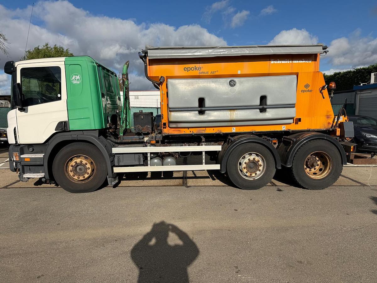 Used 2007 Scania P230 DB 6x2 / Epoke SH3800 spreader