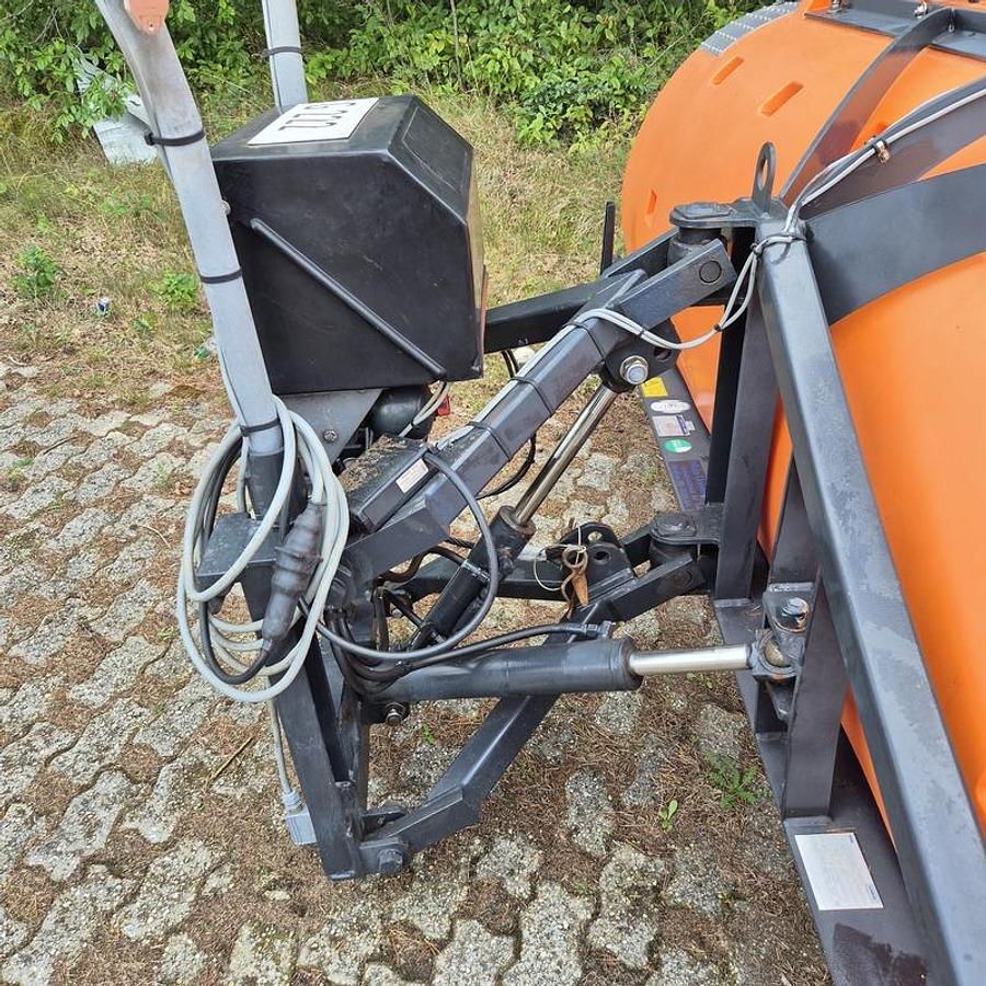 Used 2005 Nido SNK330 EPZ