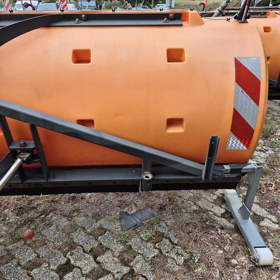 Used 2005 Nido SNK330 EPZ