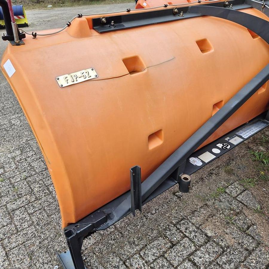 Used 2005 Nido SNK330 EPZ