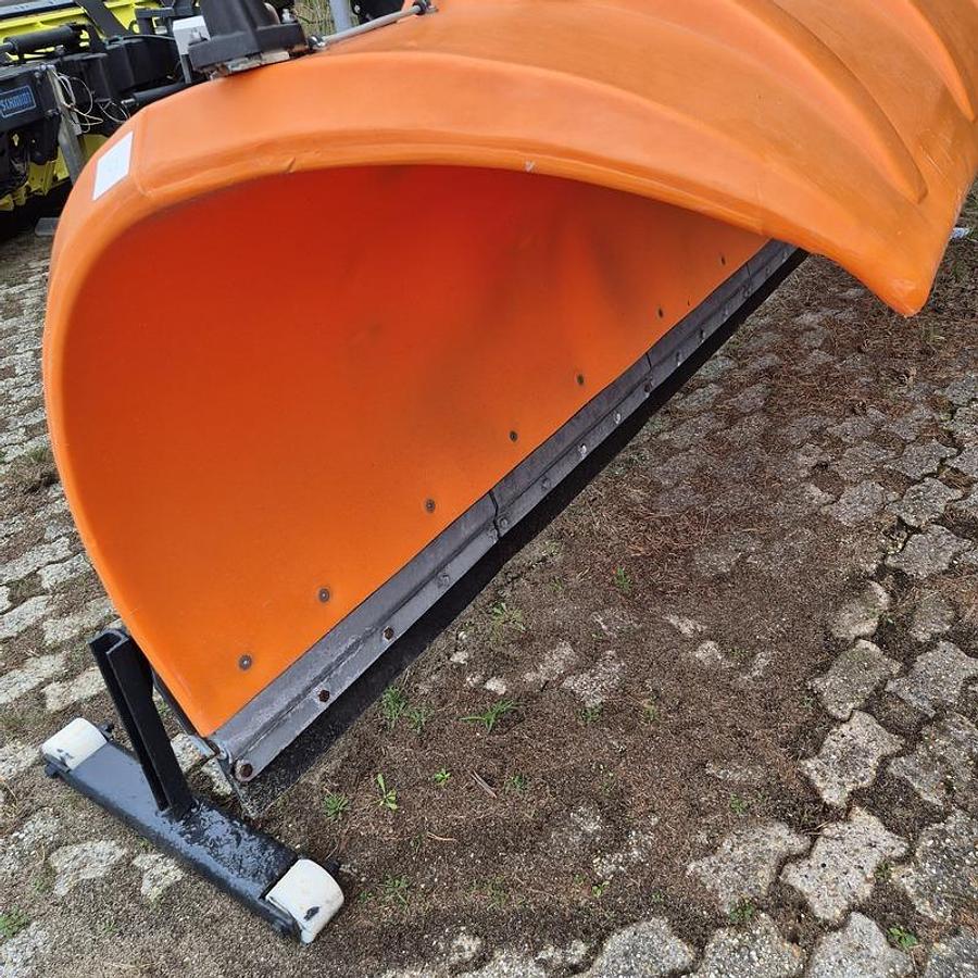 Used 2005 Nido SNK330 EPZ