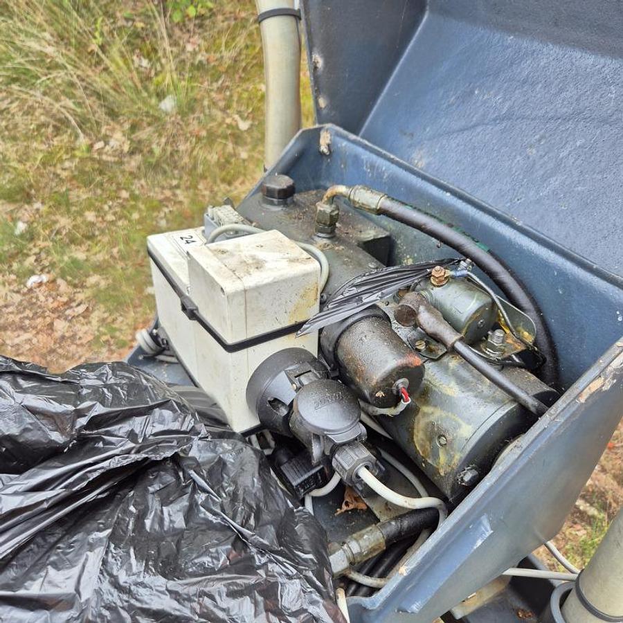 Used 2005 Nido SNK330 EPZ