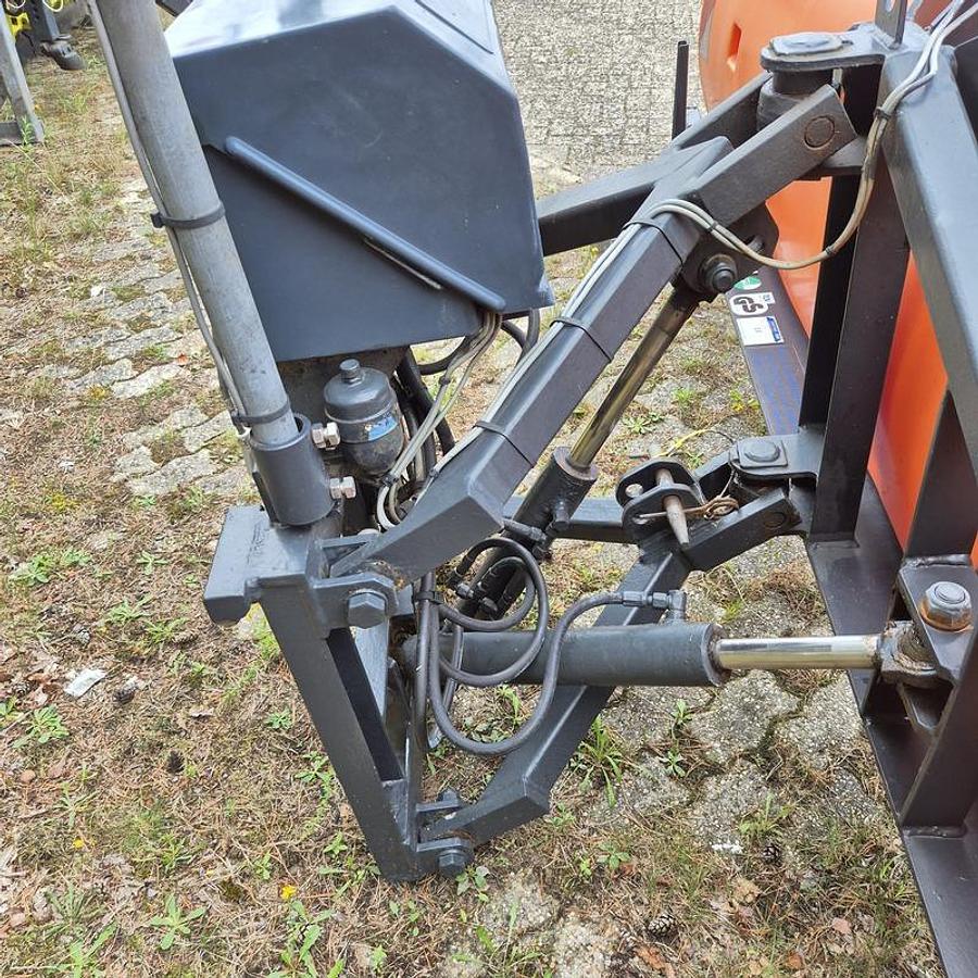 Used 2005 Nido SNK330 EPZ