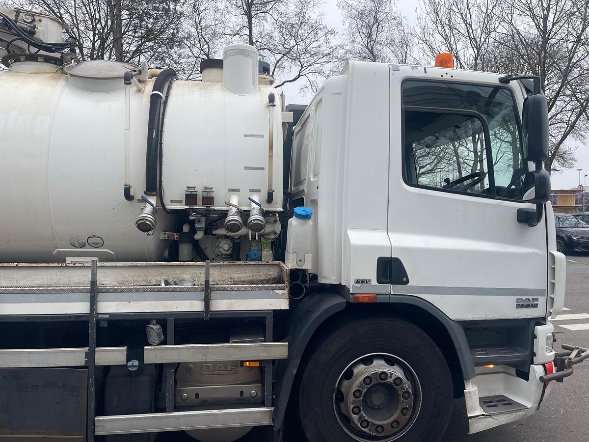 Used 2011 DAF FA CF75.310 / BekkerLaGram kolkenzuiger