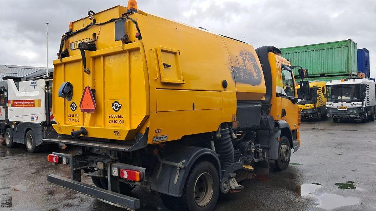 Used 2014 DAF LF + Johnston VS501 sweeper