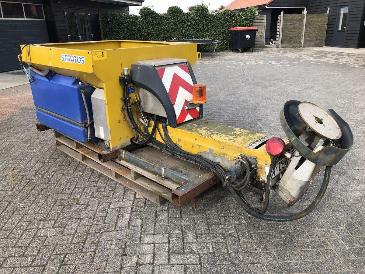 Used 2002 Nido Stratos B11-24 VAXN