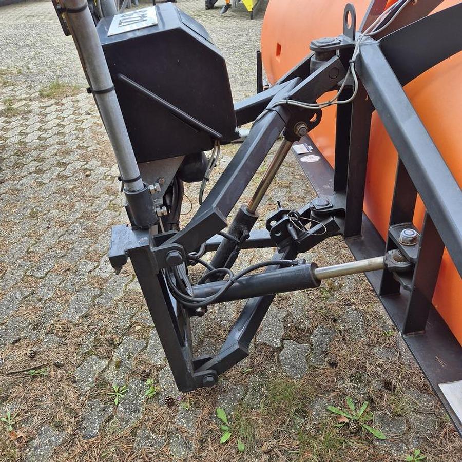 Used 2005 Nido SNK330 EPZ