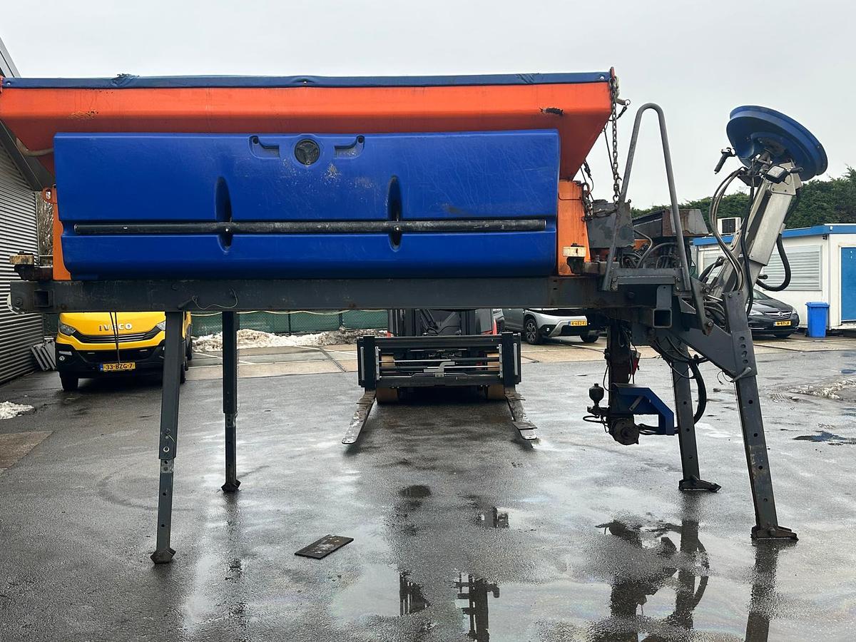 Used 2009 Schmidt Stratos B50-36 WCLN-660