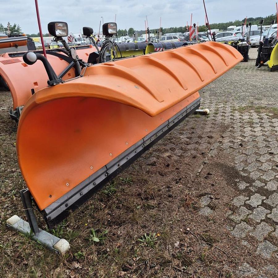 Used 2005 Nido SNK330 EPZ